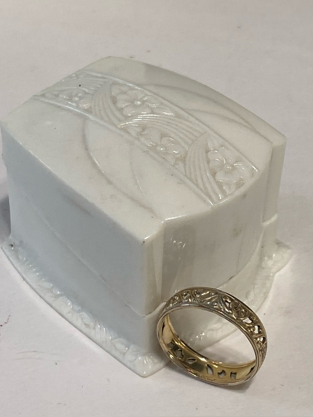 Vintage Floral Engraved 14k GF RGP Wedding Ring size 6.5 with celluloid box